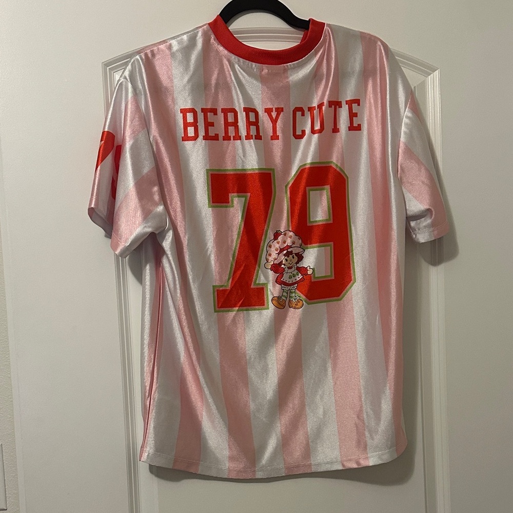 Strawberry Shortcake Jersey - Picture 2 of 4